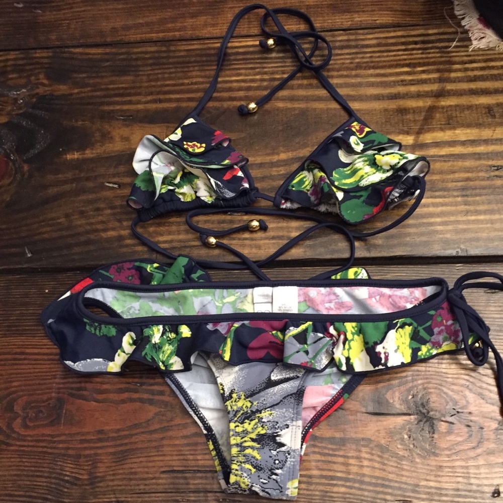 Go International floral bikini swimsuit ruffle XS S